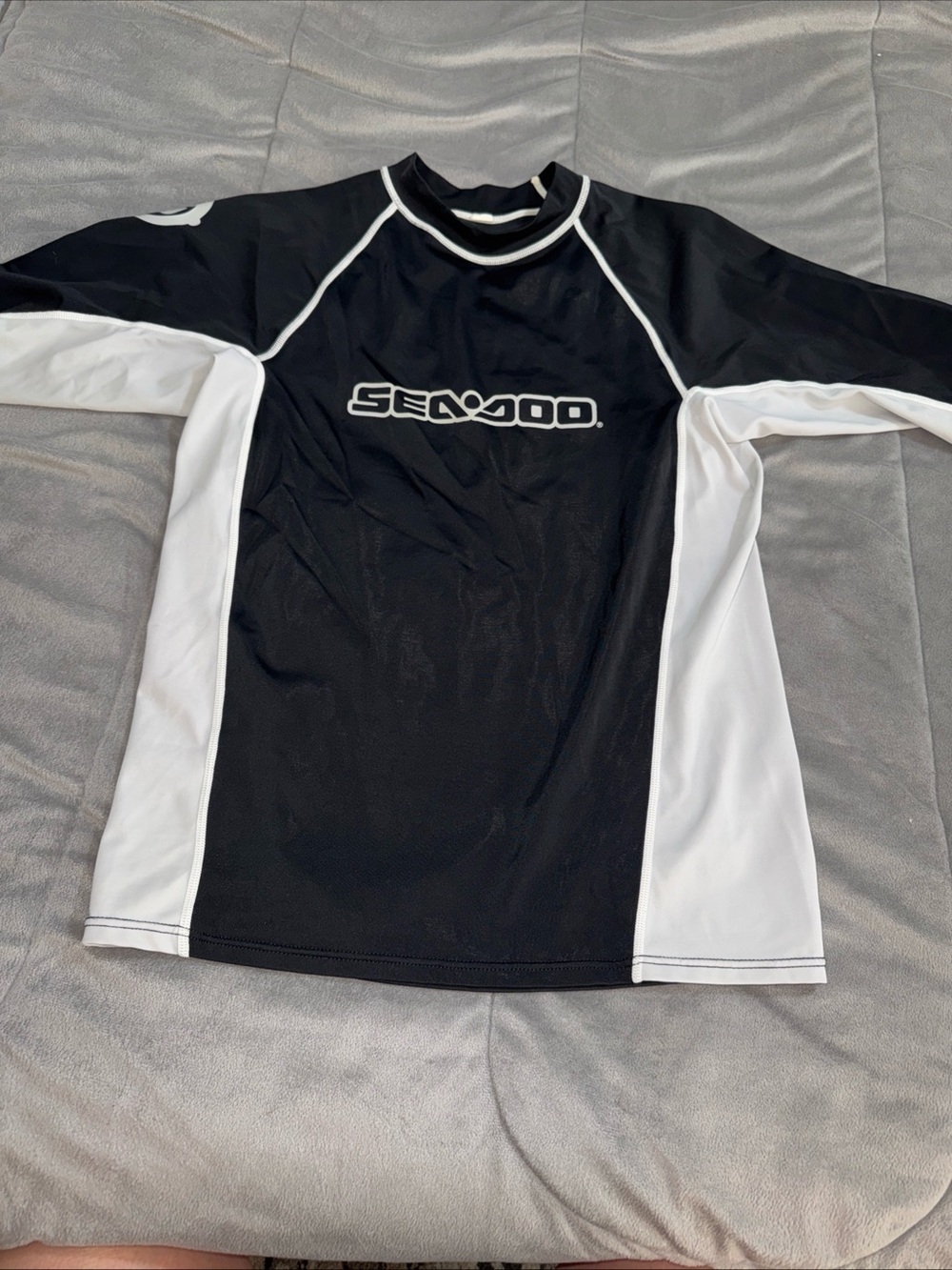 Sea-Doo Protec UV SPF 50 Black & White short  Sleeve swim Rash Guard Sz XL